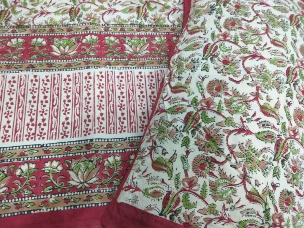 Cotton bedsheet with 2 pillow covers