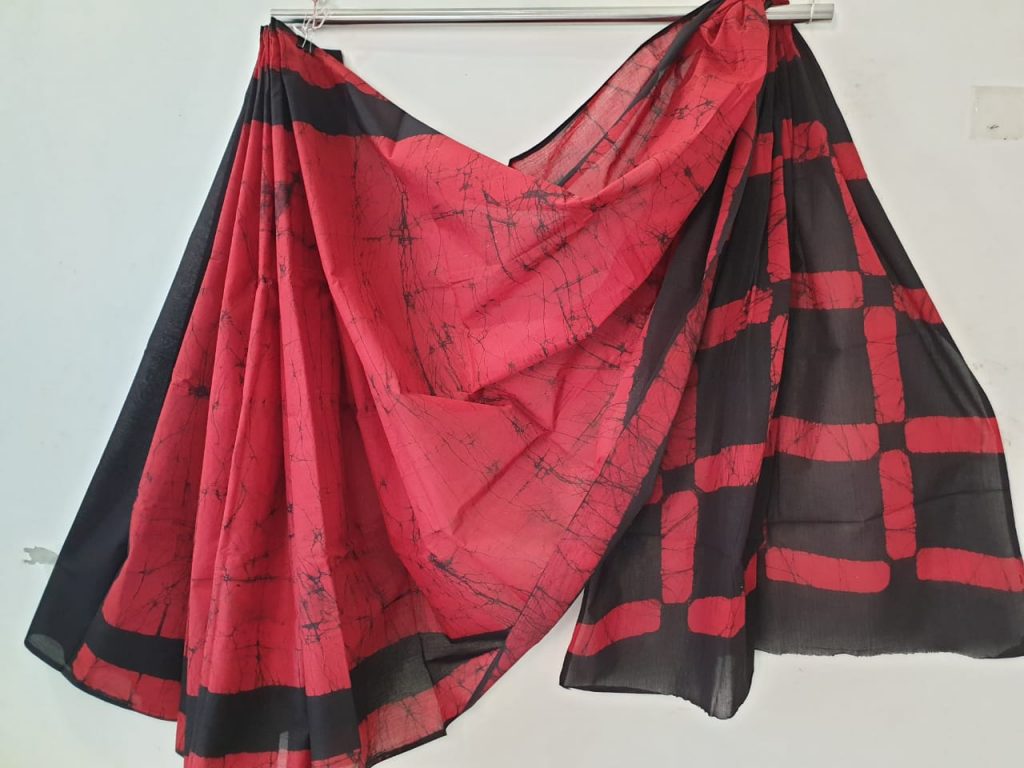 Red black batik print daily wear pure cotton saree with blouse piece