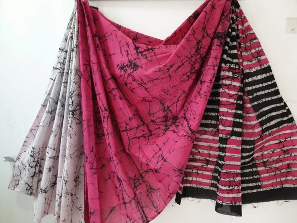 Cerise batik print daily wear pure cotton saree with blouse piece