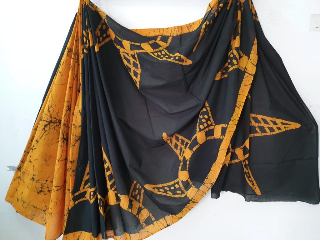 Black batik print daily wear pure cotton saree with blouse piece