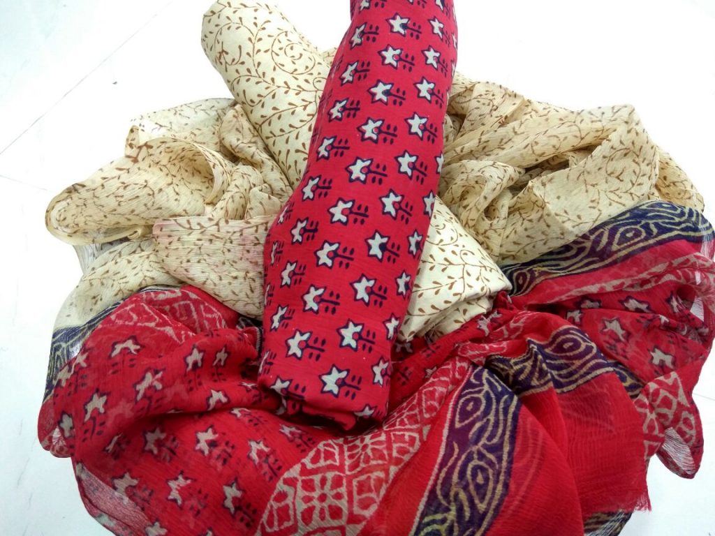 Crimson peach bagru print cotton salwar kameez set with chiffon chunni
