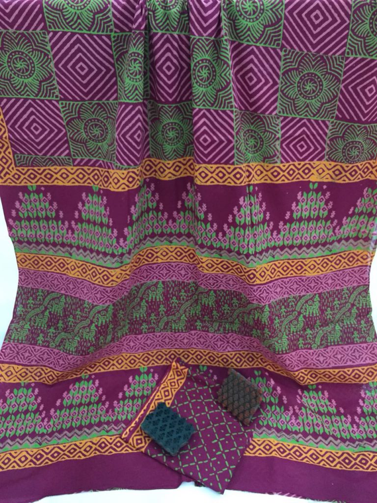 Traditional plum regular wear bagru print cotton sarees with blouse piece