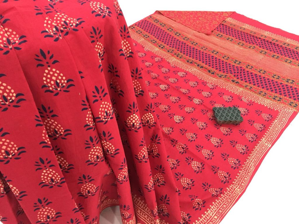Ladies red casual wear bagru print cotton sarees with blouse piece