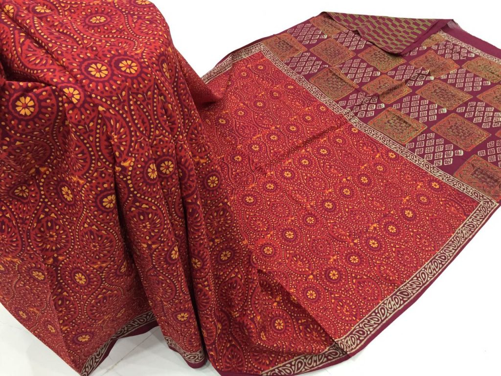 Natural crimson casual wear bagru print cotton sarees with blouse piece