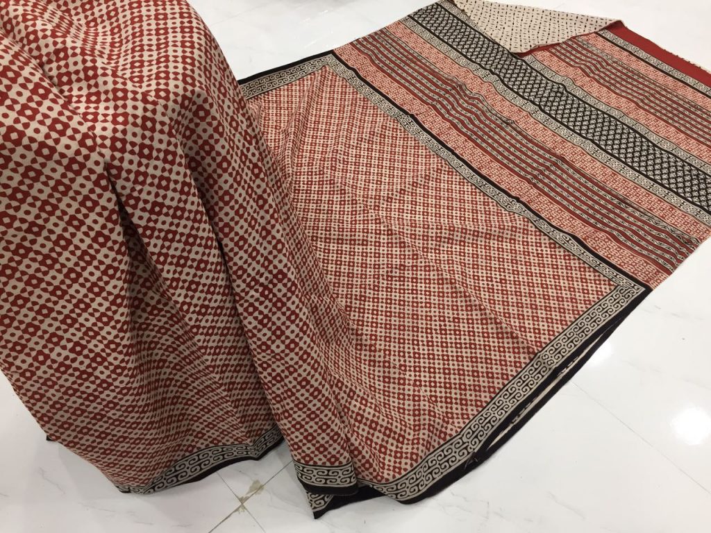 Traditional maroon regular wear bagru print cotton sarees with blouse