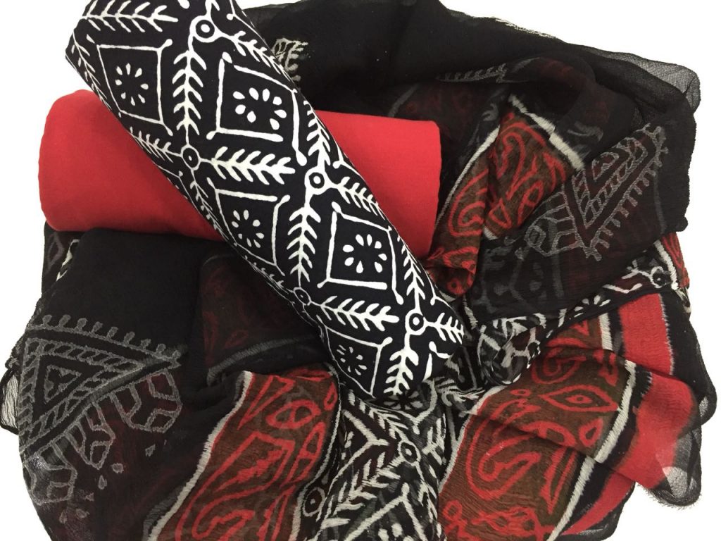 Exclusive black and white red bagru print cotton suit set with chiffon chunni