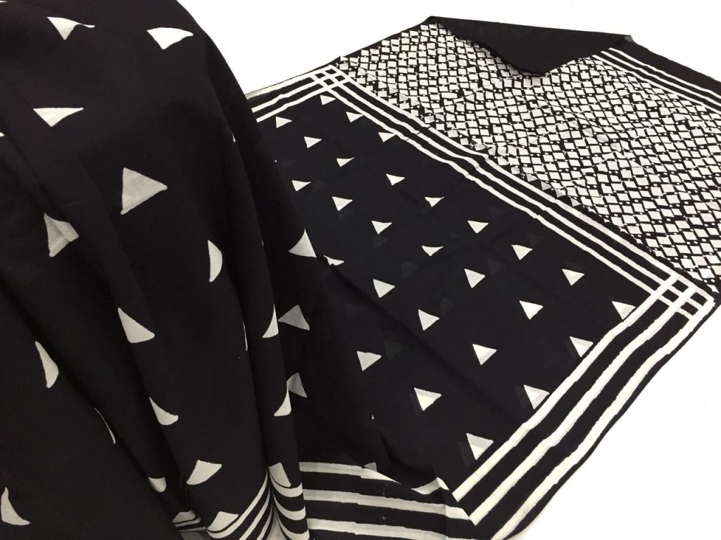 Natural black and white regular wear jaipuri triangle bagru print cotton sarees with blouse