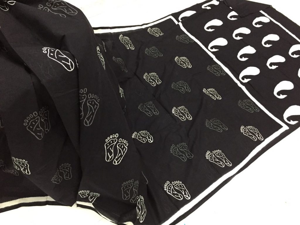 Exclusive black and white casual wear bagru footprint cotton sarees with blouse piece