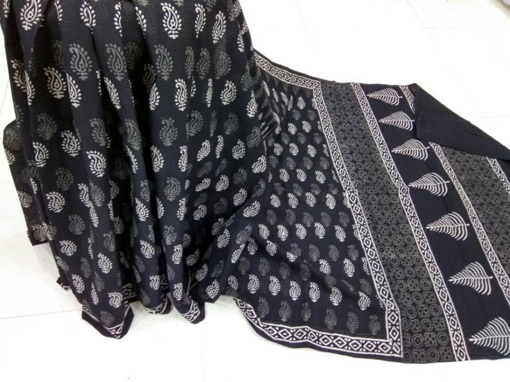 Ladies black and white regular wear jaipuri kerry bagru print cotton sarees with blouse