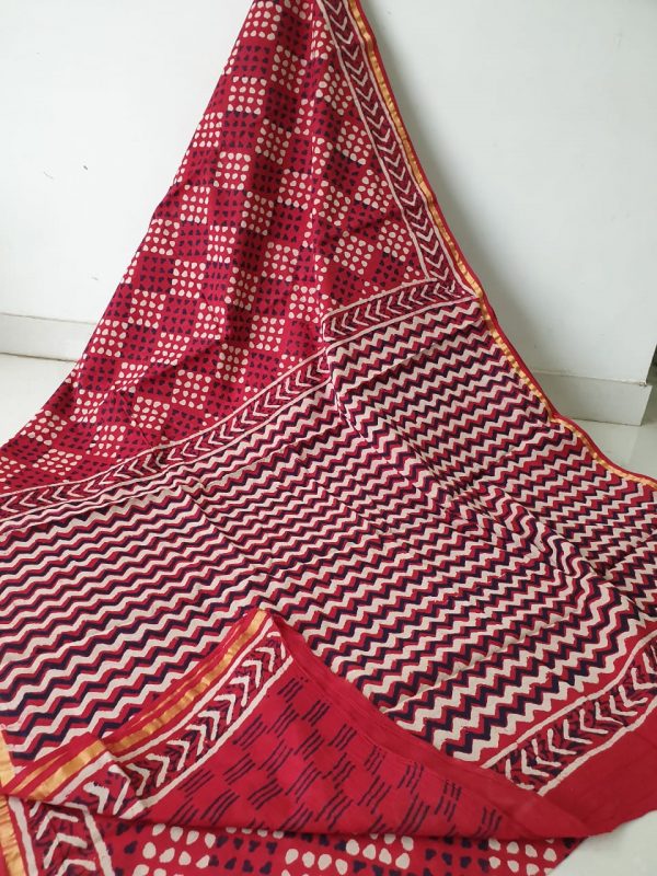 Maroon bagru zigzag print casual wear zari border cotton mulmul saree with blouse