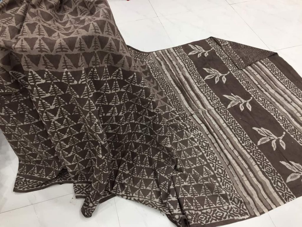 Brown daily wear dabu floral bagru print cotton sarees with blouse piece