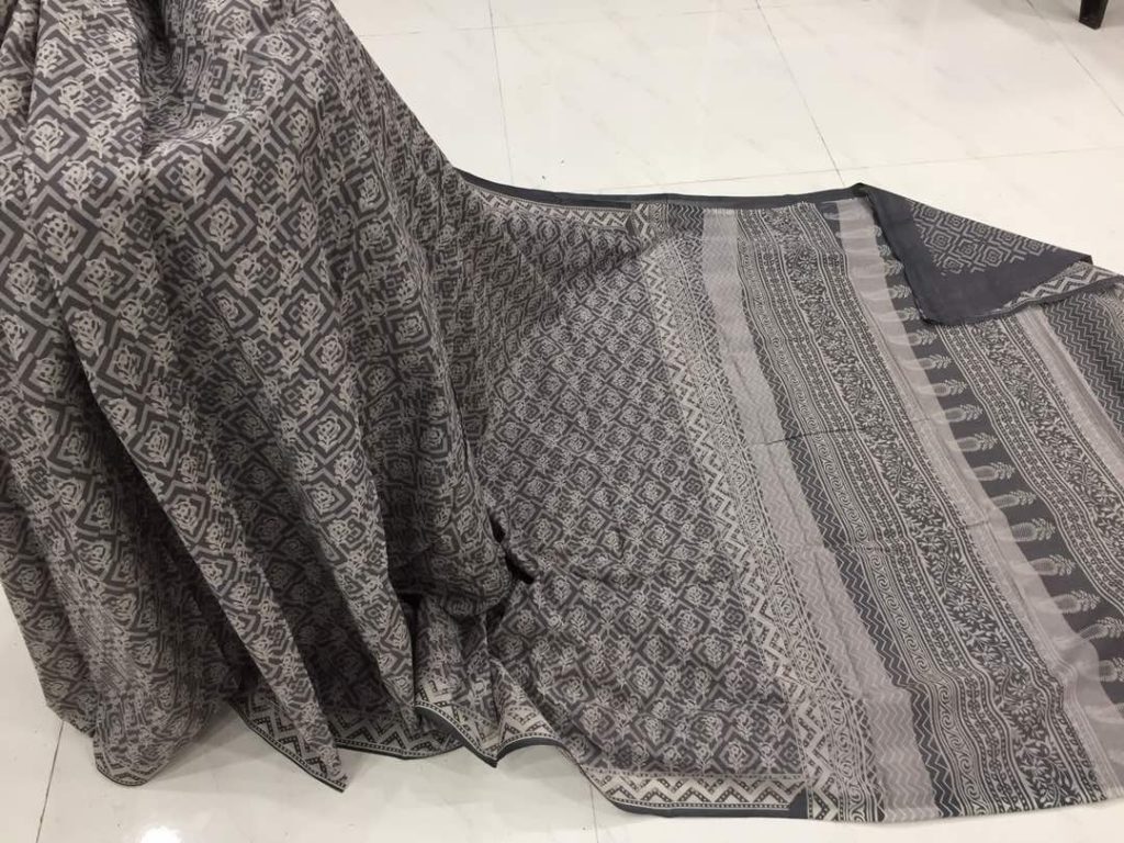 Taupe daily wear dabu bagru print cotton sarees with blouse piece
