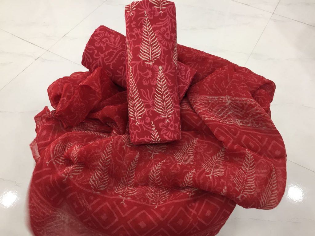 Jaipur crimson bagru discharge print pure cotton suit with chiffon chunni