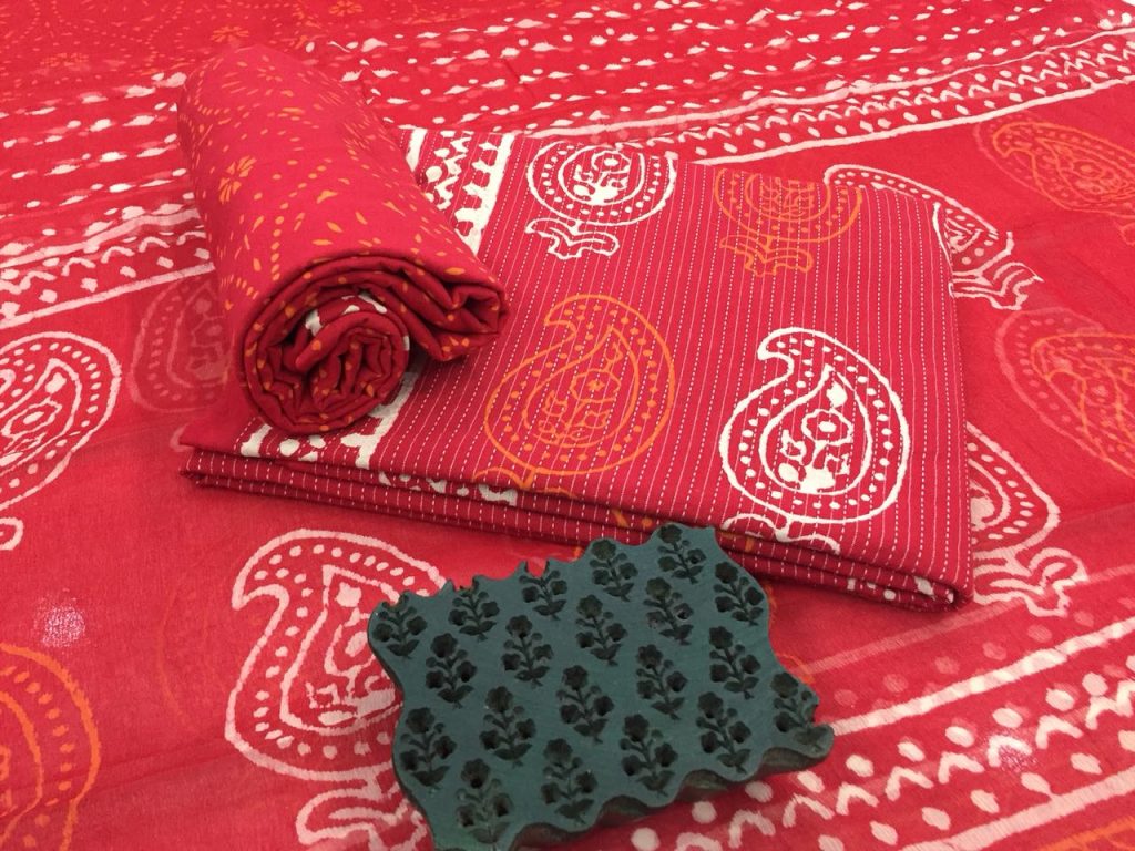 Red discharge mugal kerry print kantha suit set with chiffon dupatta