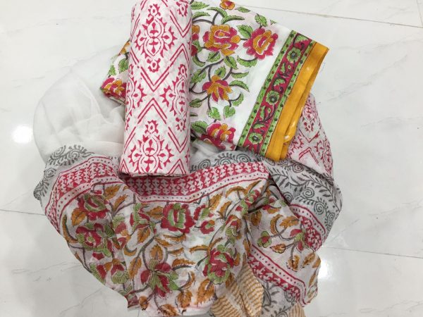 Jaipuri white kalamkari pigment print cotton salwar kameez with chiffon chunni