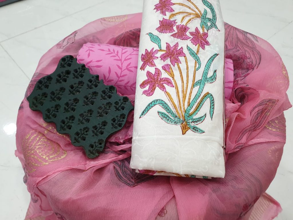 Pink mugal print cotton suit set with chiffon dupatta