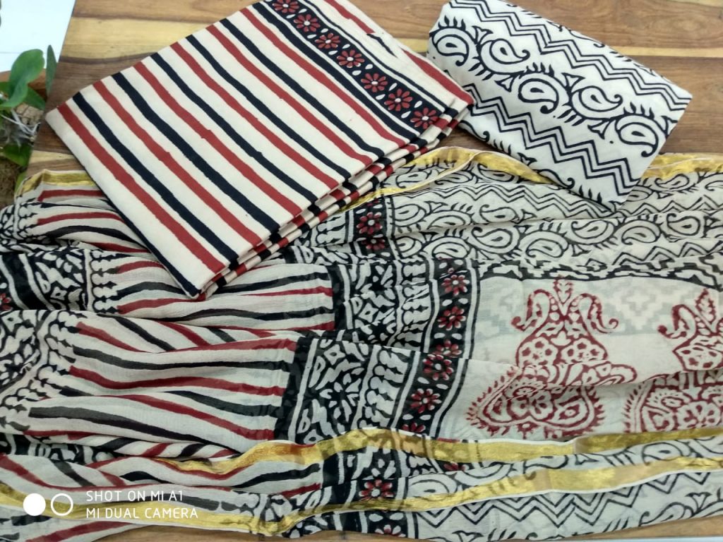 Lines print zari border cotton chudidar for ladies