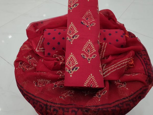 Jaipuri Amaranth cotton salwar suit set with chiffon chunni