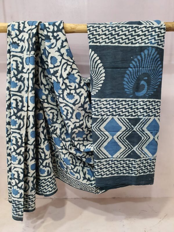 Traditional Cerulean Cotton mulmul saree with blouse
