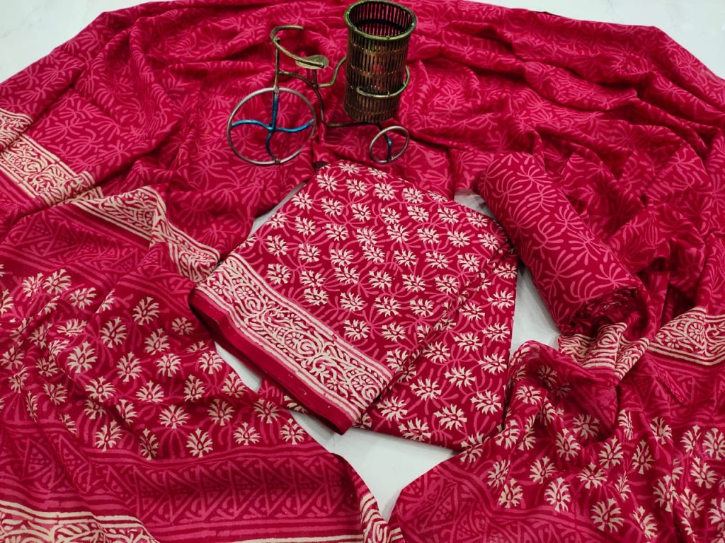 Daily wear Crimson cotton dupatta set for ladies