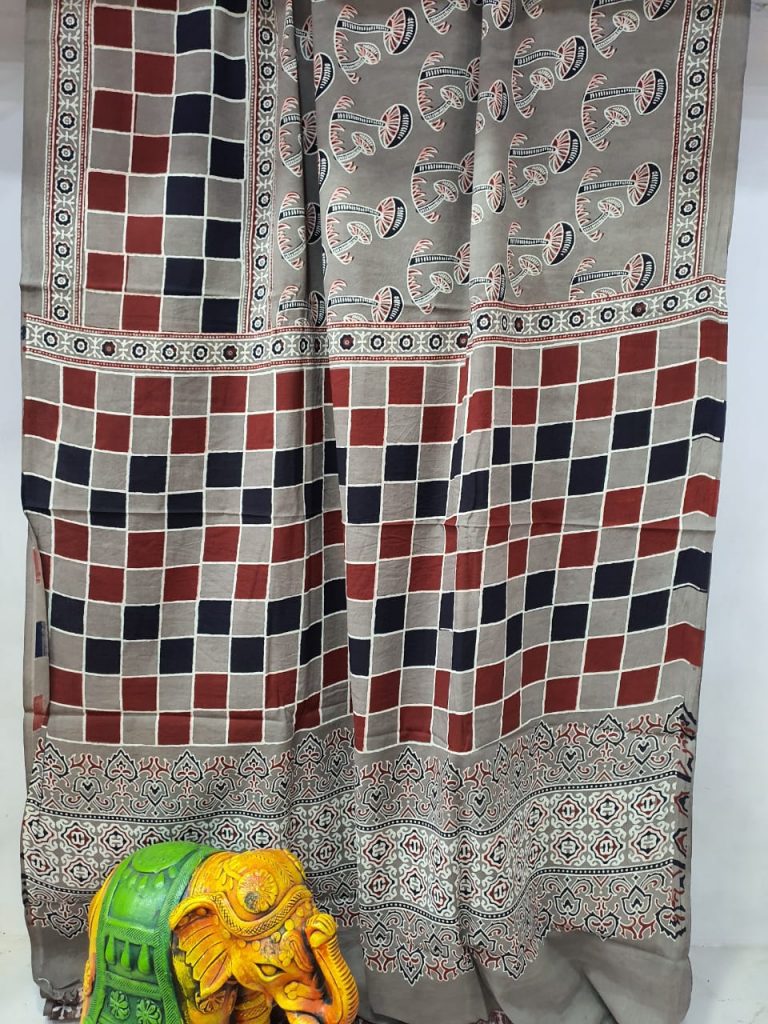 Silver Cotton mulmul saree with blouse
