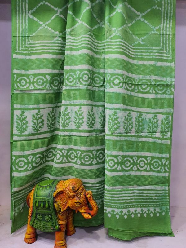 Traditional green soft cotton malmal saree with blouse