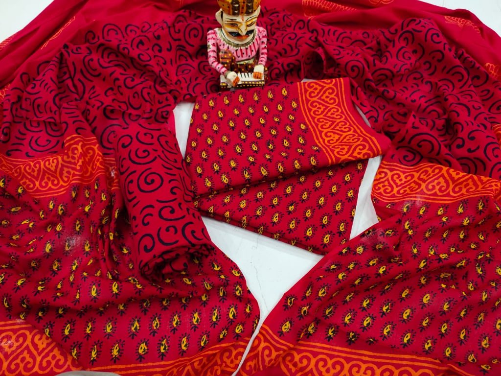 Natural Crimson Cotton salwar kameez set with mulmul dupatta