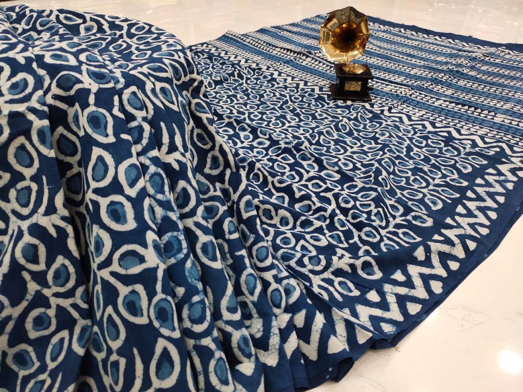 Superior quality Traditional blue pure cotton mulmul saree with blouse