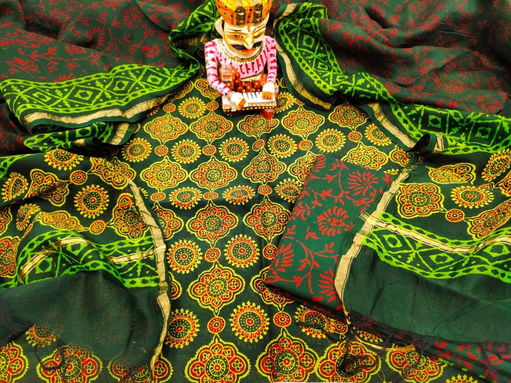 Green pigment print chanderi suit set With salwar