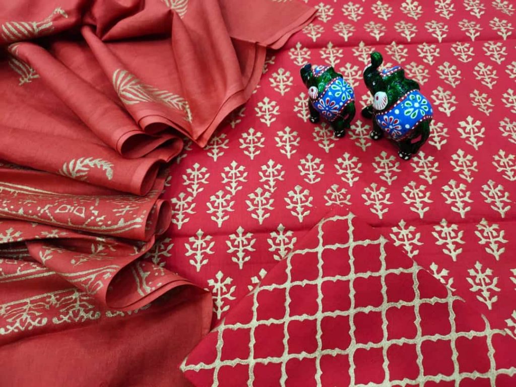 Crimson red Cotton mulmul dupatta set with salwar kameez