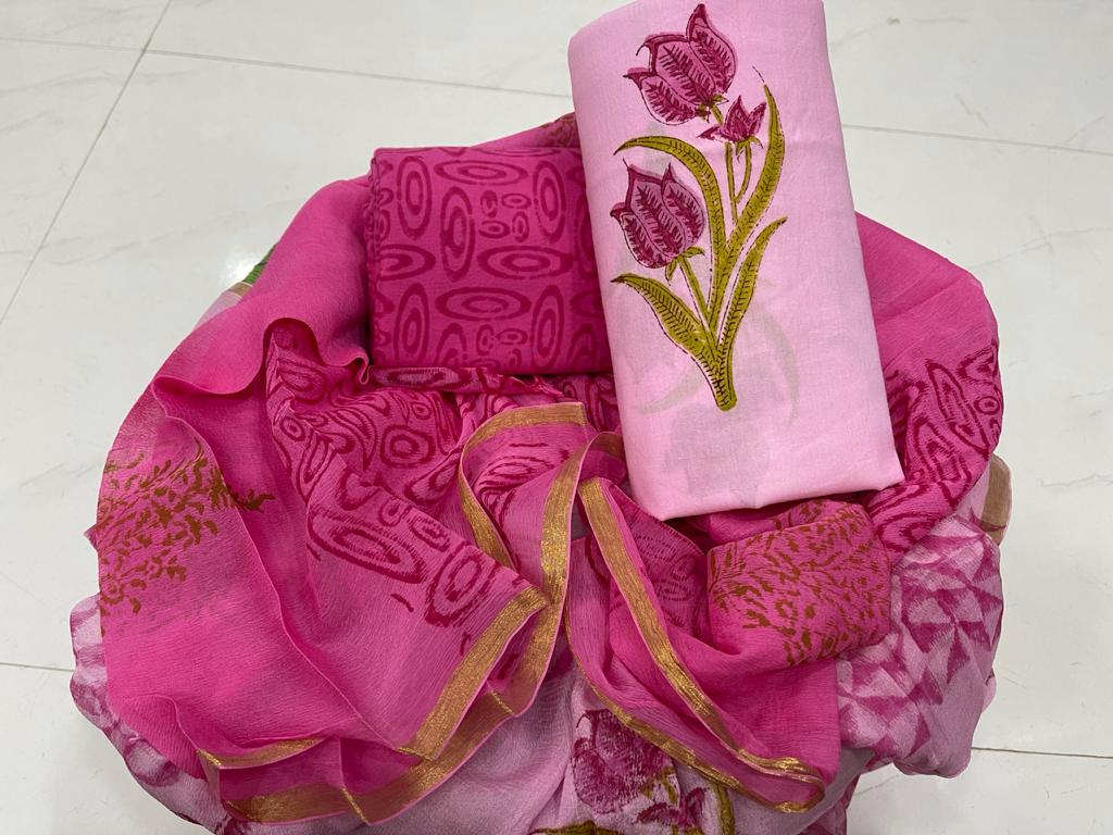 Superior quality Pink floral print Zari border suit set