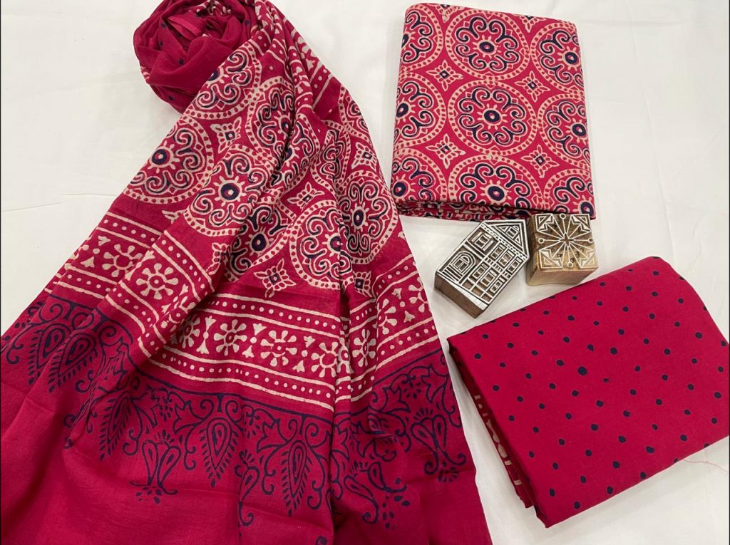 Crimson Pigment print cotton dupatta suits