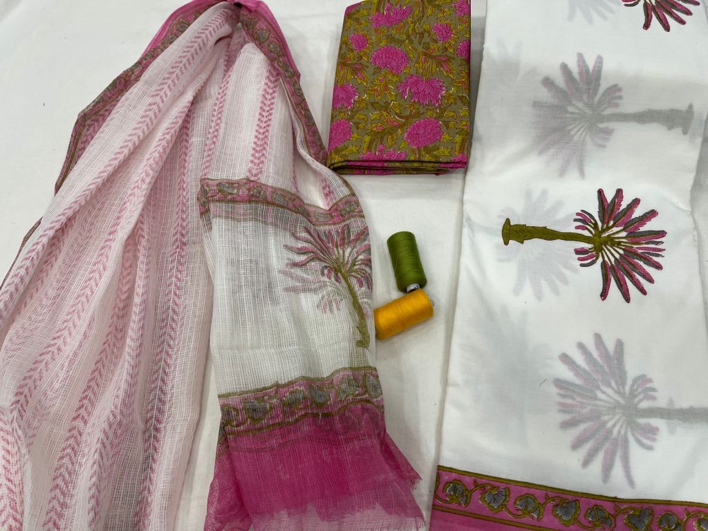 pink and white mugal print Cotton suit with doria dupatta