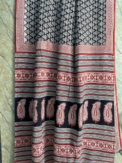 Carmine cotton malmal sarees with blouse