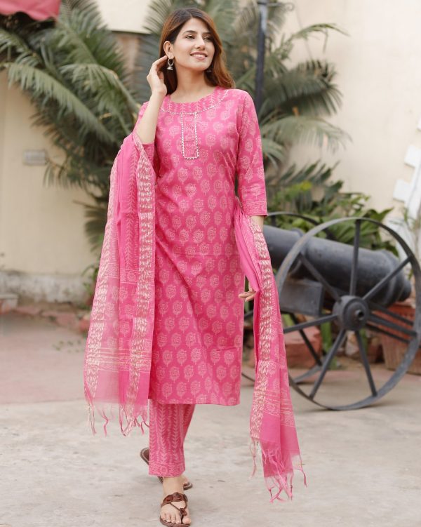 Pink Floral print Stitched Cotton suit with kota doria dupatta