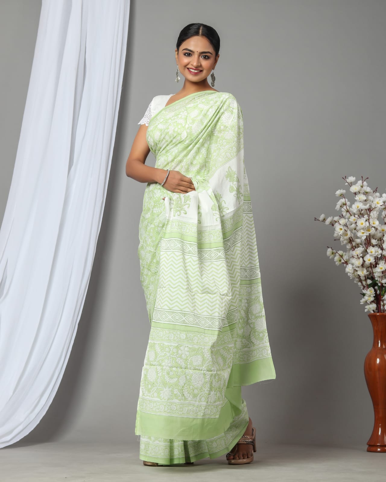 Chartreuse green cotton mulmul women saree online